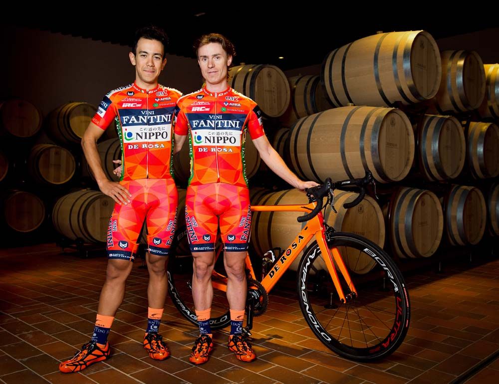 Marino Kobayashi and Damiano Cunego in the 2017 Nippo-Vini Fantini colours
