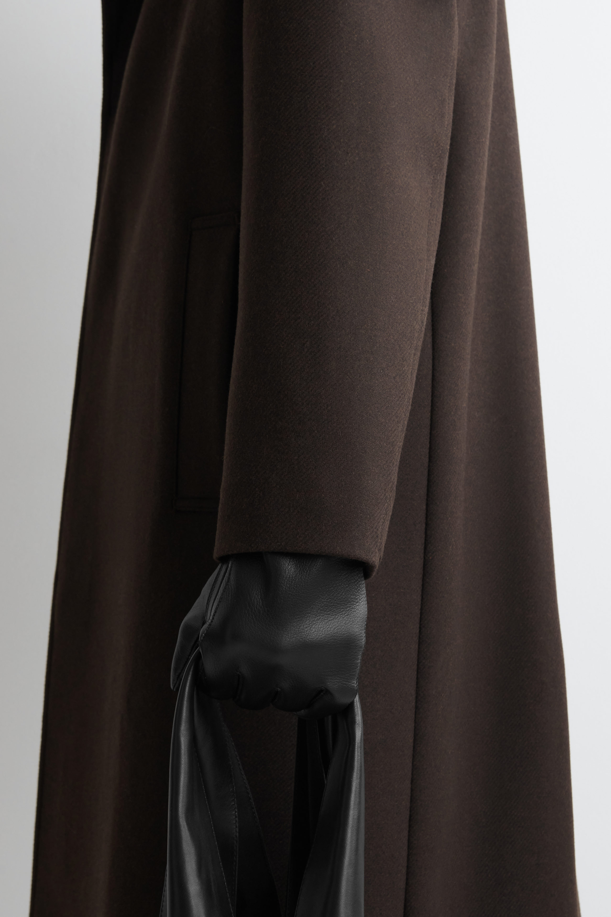 Cashmere-Lined Leather Gloves