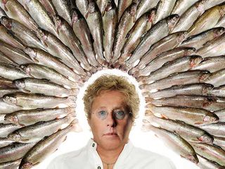 Roger Daltrey surrounded by fish