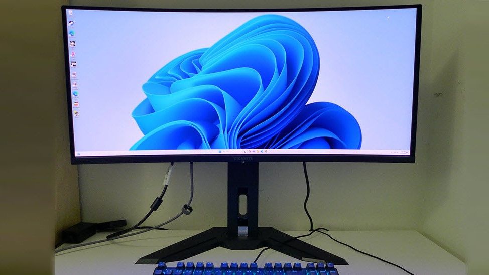 Gigabyte MO34WQC2 240 Hz OLED gaming monitor review: Colorful, fast, and smooth