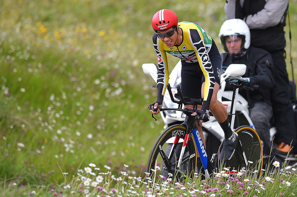 Warren Barguil digs deep during stage 8 at the Tour de Suisse