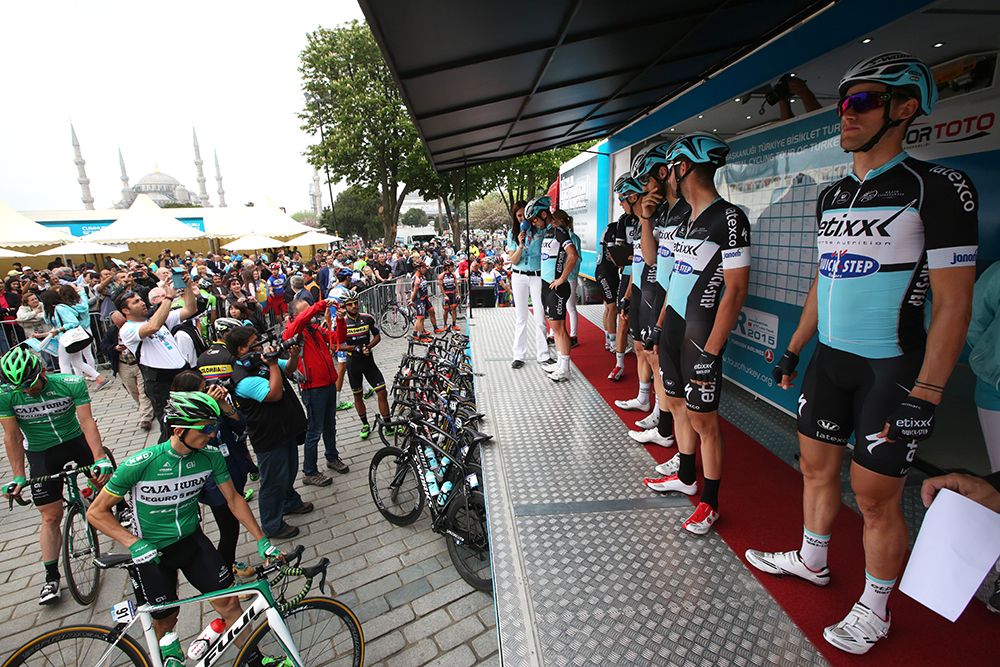 Etixx-Quick Step at sign on