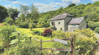 Former corn mill in Pencader with garden.