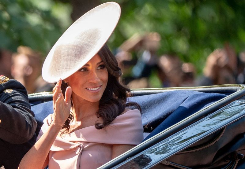 Hat, Headgear, Smile, Sun hat, Summer, Fashion accessory, Vehicle, Tree, Luxury vehicle, Car,