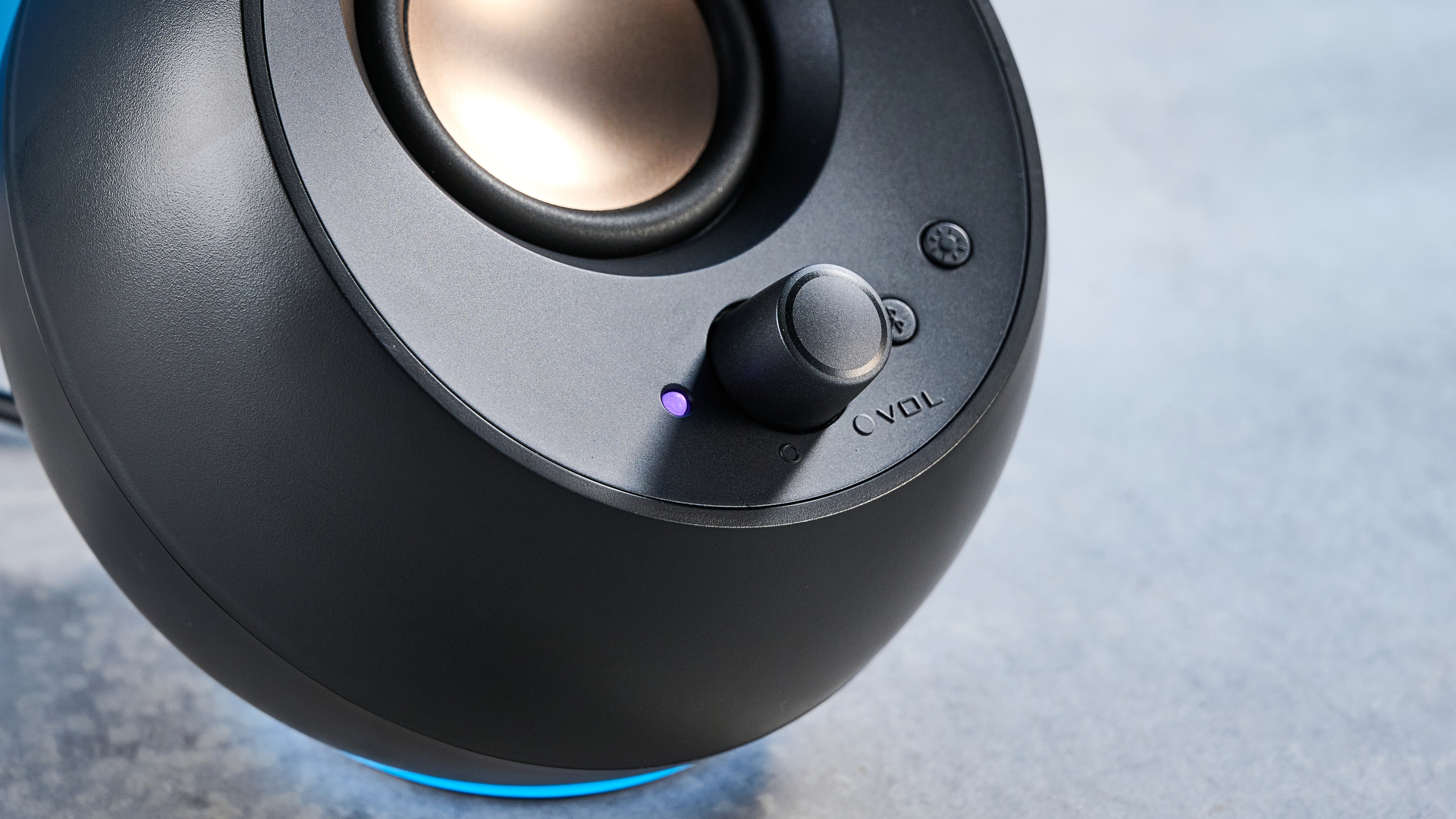 Black Creative Pebble Pro computer speakers