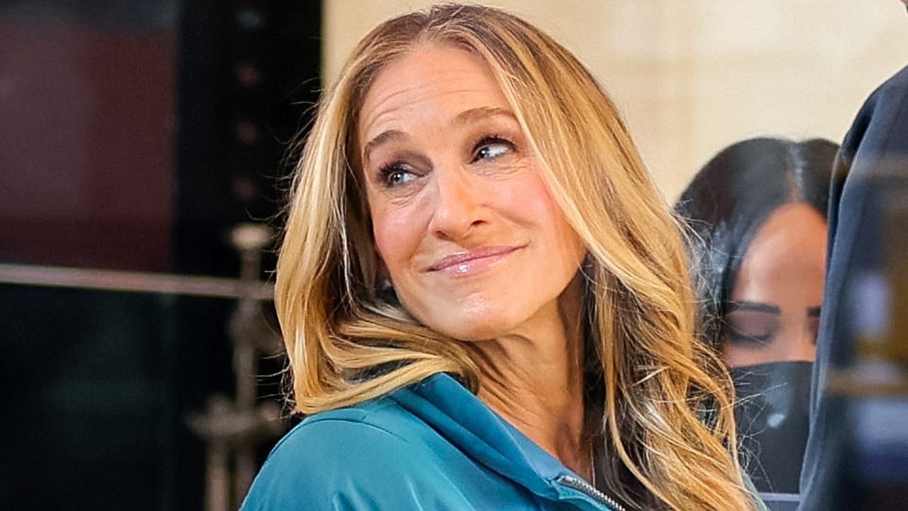  Sarah Jessica Parker is seen at film set of the &#039;And Just Like That&#039; TV Series on November 14, 2022 in New York City. 