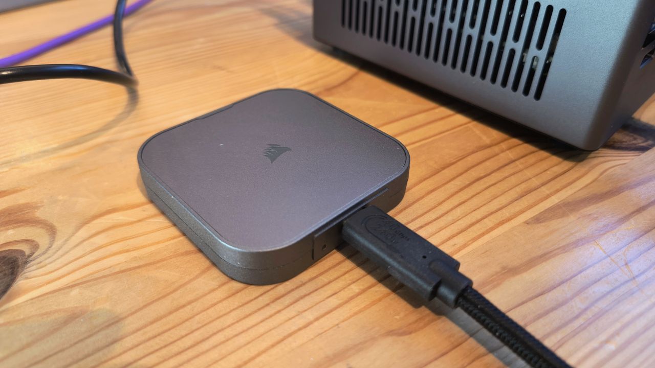 Corsair EX400U Portable SSD