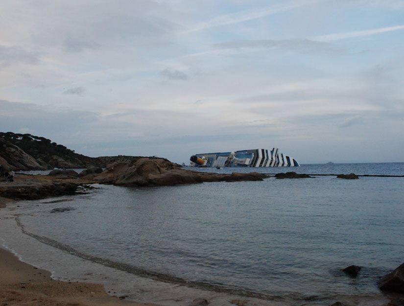 ship wreck, Costa Concordia, Giglio Island