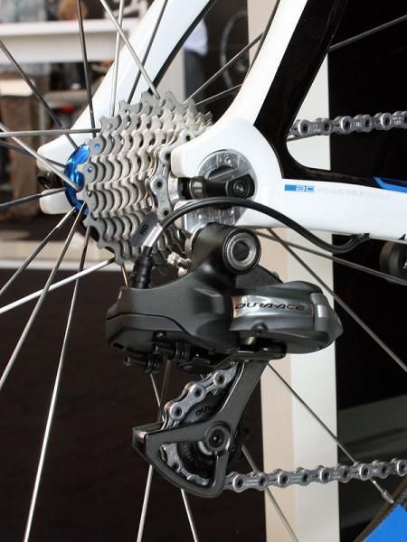 Storck's Aero 2 frameset features internal routing sized to fit Shimano's Dura-Ace Di2 group.