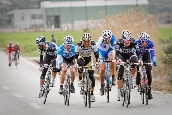 The peloton is just seconds from catching them.