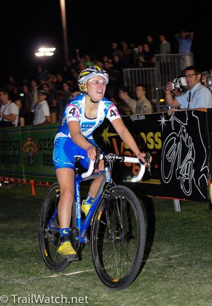 Amy Dombroski (Luna Pro Team) finishing second.