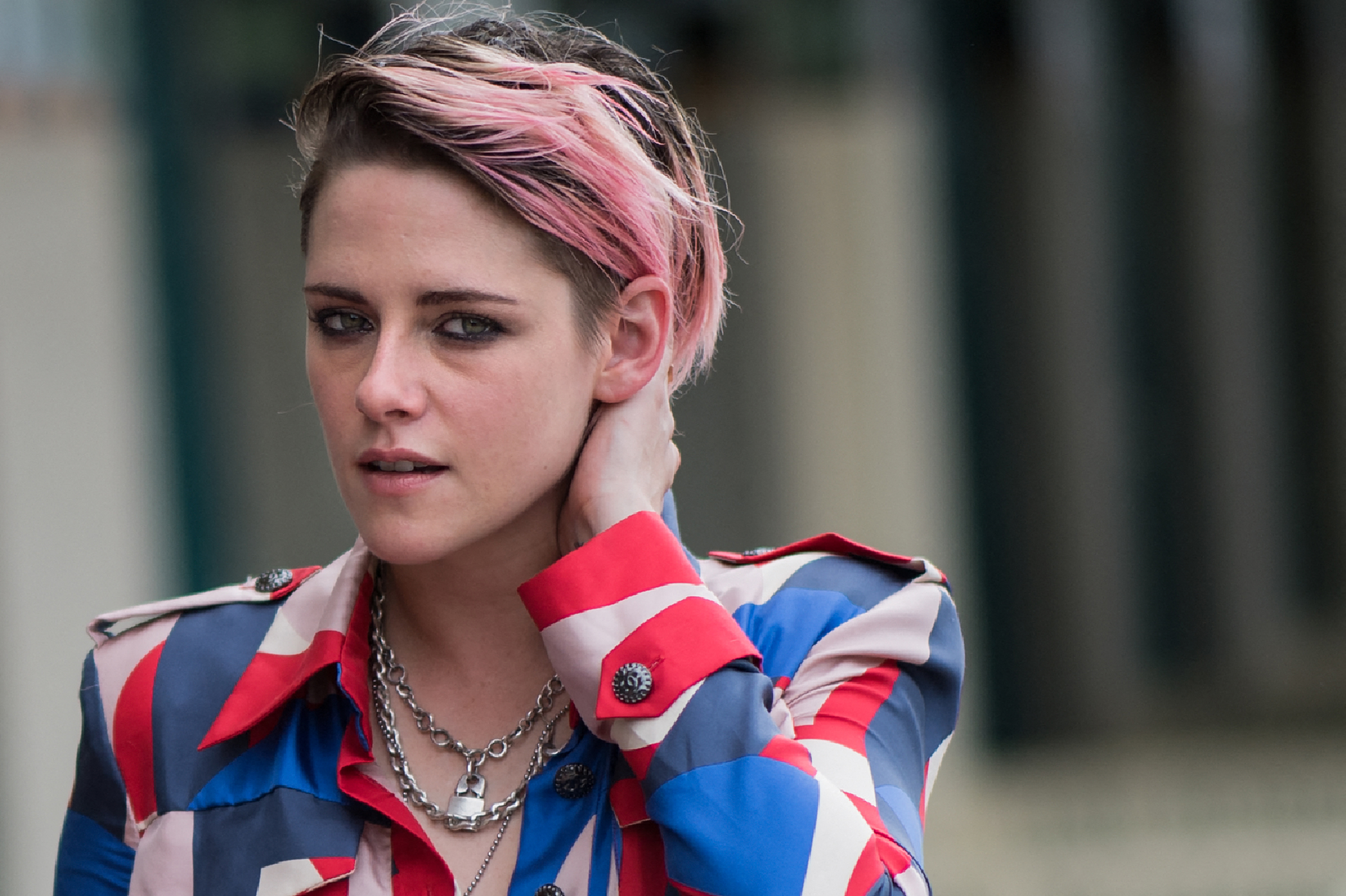 pink - kristen stewart