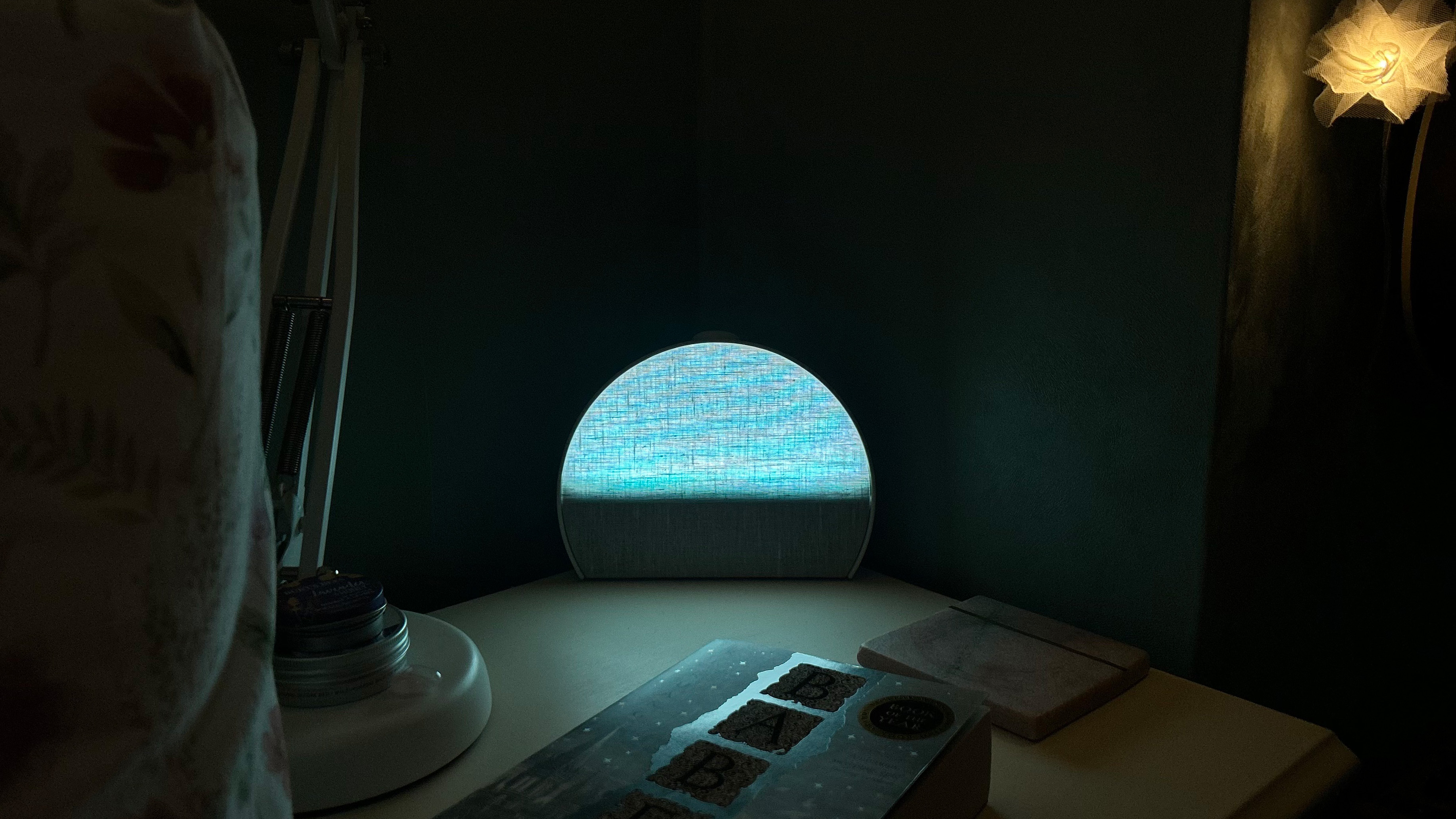 Hatch Restore 3 New moon lighting cool blue
