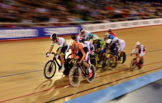 A general view of the action during the mens elimination race in the mens omnium