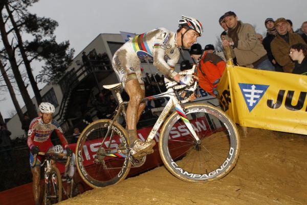 Zdenek Stybar (Quickstep Cycling Team) leads the race