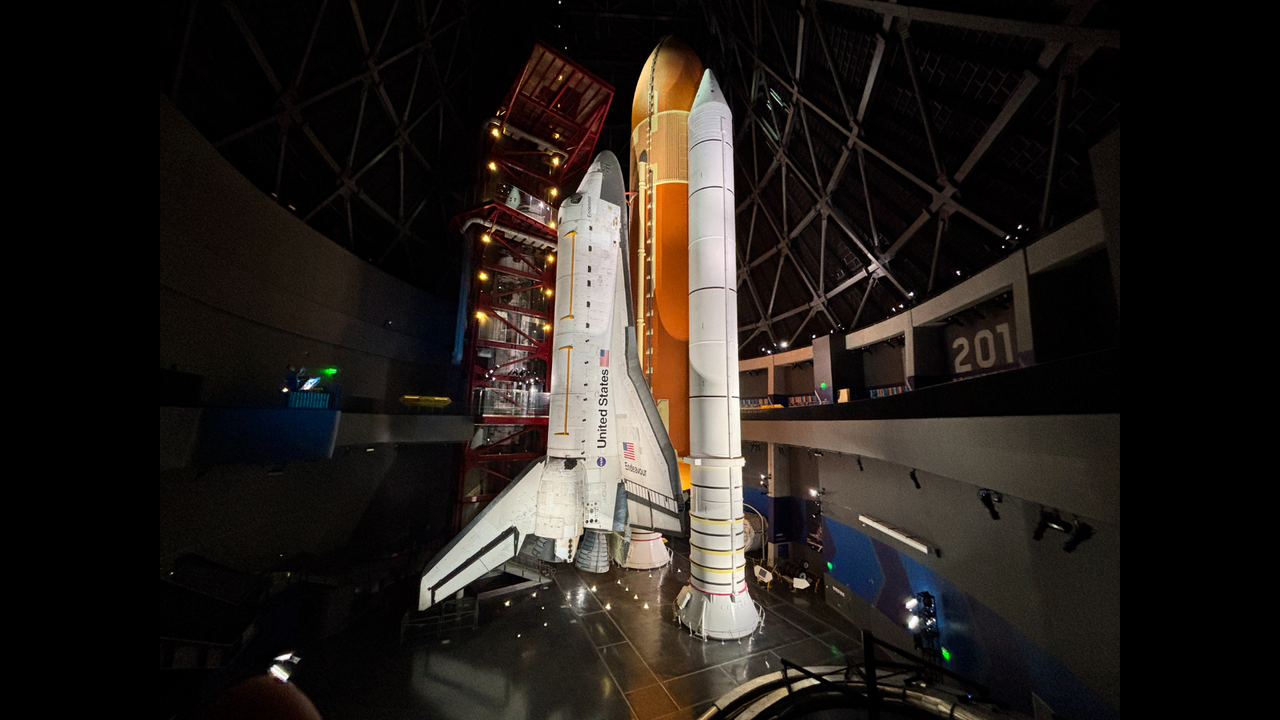 I got a sneak peek at space shuttle Endeavour's new home in California, and it's breathtaking (photos)