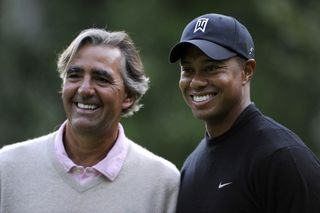 Seth Waugh and Woods during the 2009 Deutsche Bank Championship