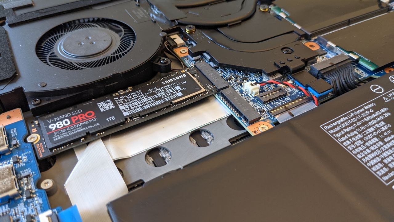 XMG NEO 15 Gaming Laptop