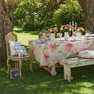 outdoor dining in garden this summer