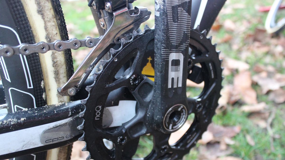 A closer look at the front derailleur and chainrings