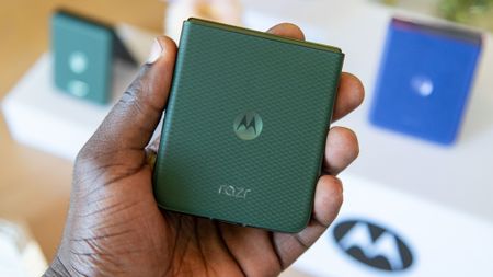 Motorola Razr Plus 2026 in hand
