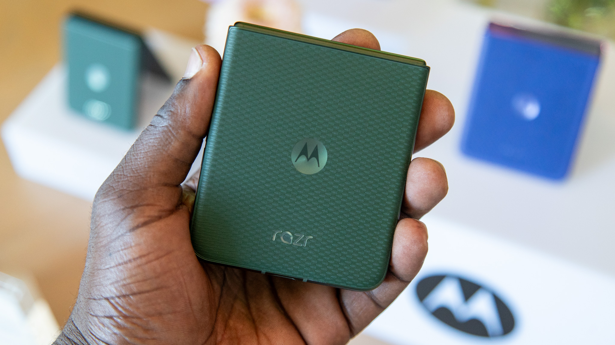 As hard as it is to believe, it's true that the Motorola Razr Plus 2026 comes in only the one colorway.