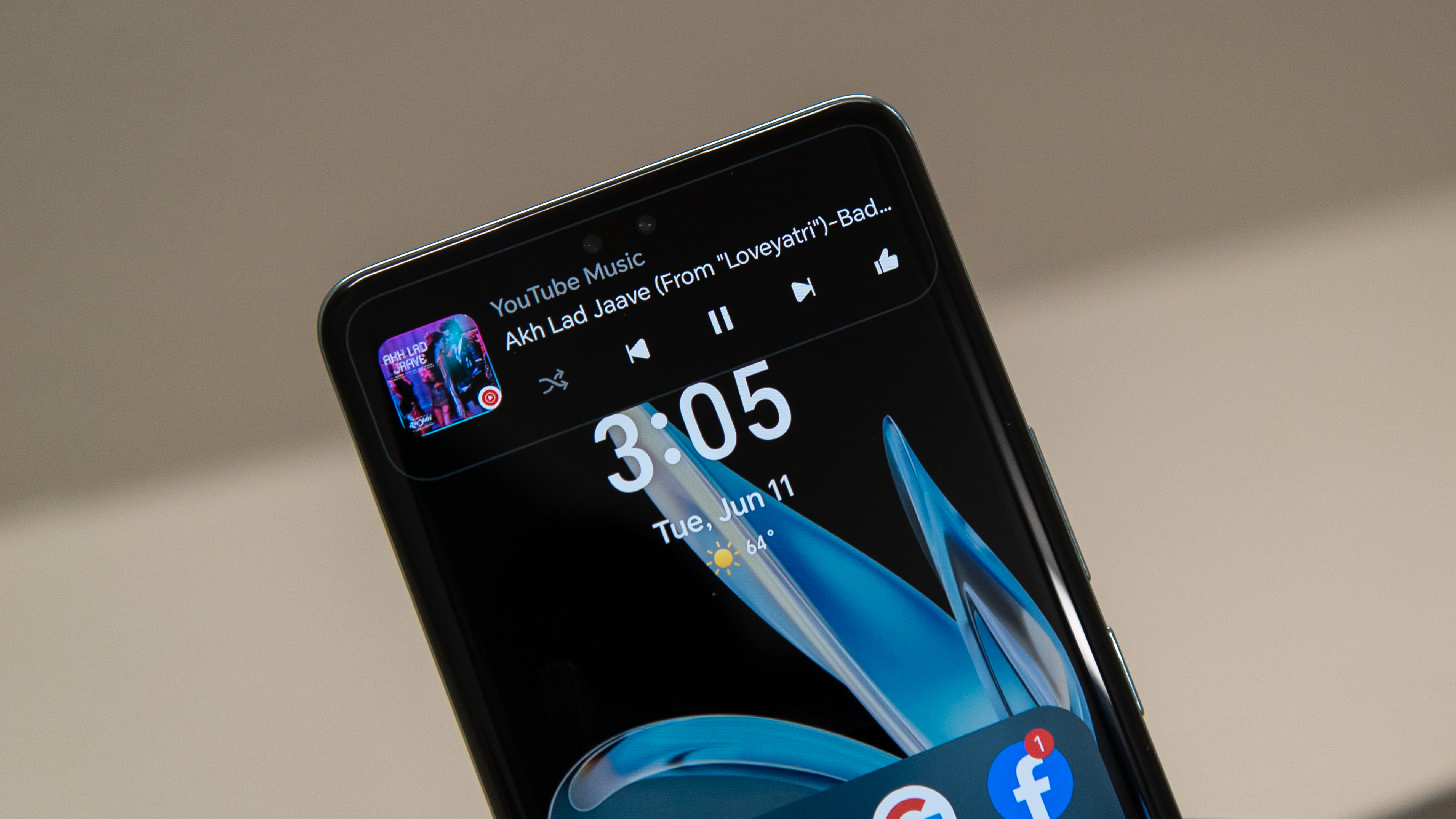 The Honor 200 Pro Magic capsule showing a song playing