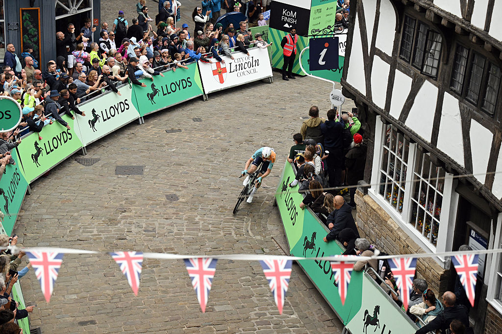 Eventual winner NSN Cyling Team's British rider Lewis Askey takes part in the first stage of the Tour of Britain cycle race in Lincoln, eastern England on September 2, 2026. (Photo by Oli SCARFF / AFP)