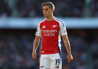 Leandro Trossard of Arsenal during the Premier League match between Arsenal FC and Leicester City FC at Emirates Stadium on September 28, 2024 in London, England.