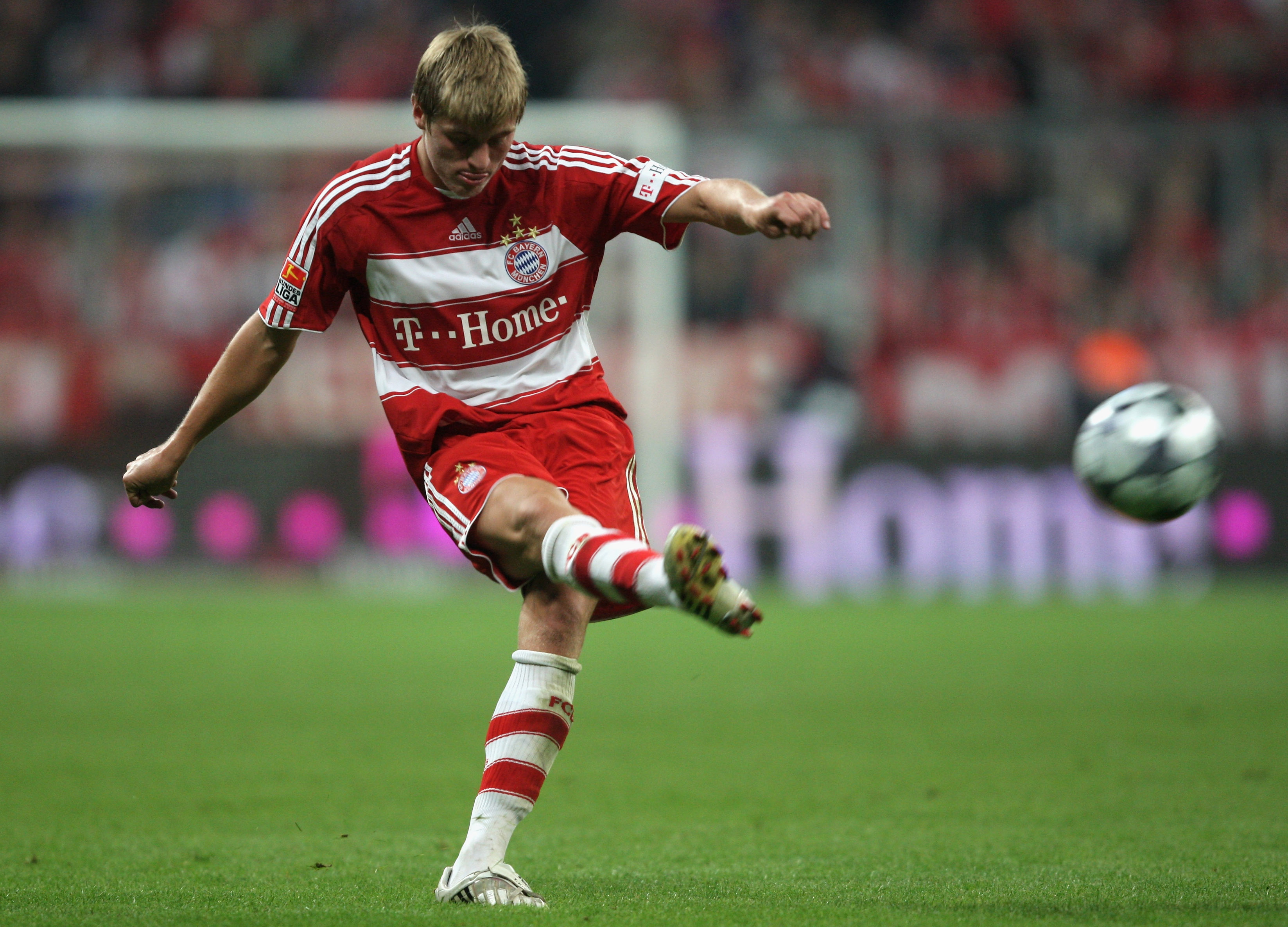Toni Kroos in action for Bayern Munich against Hamburg in August 2008.