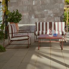 Swyft striped Garden Sofa Set 03 on a patio
