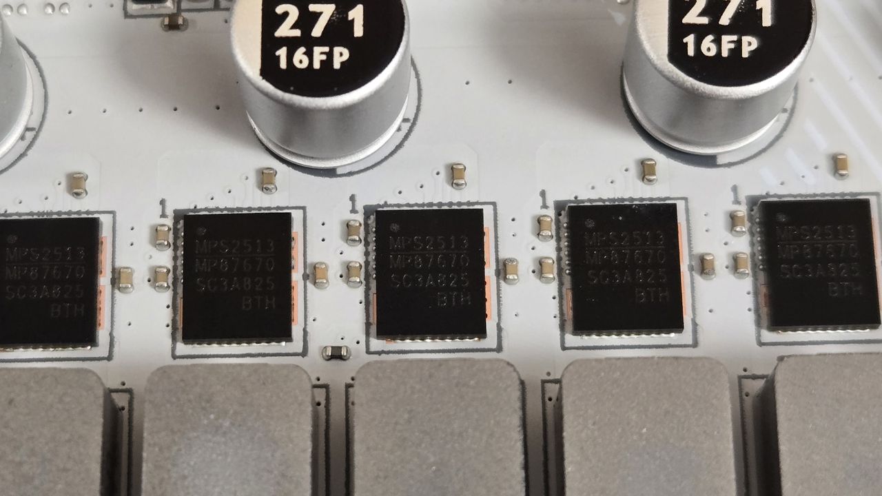 MSI MPG X870E Edge Ti Wifi - IC's