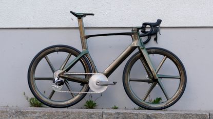 Scott's Foil RC Liquid road bike is custom painted and built by Dangerholm