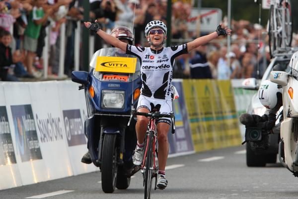 Joy for Emma Pooley (Cervelo TestTeam) as she wins her second World Cup race in 2009.