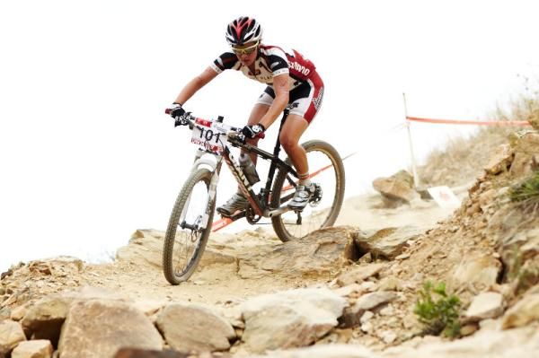 Rebecca Hendersen shows her technical skills going to an eventual win in the U23 Womens XC
