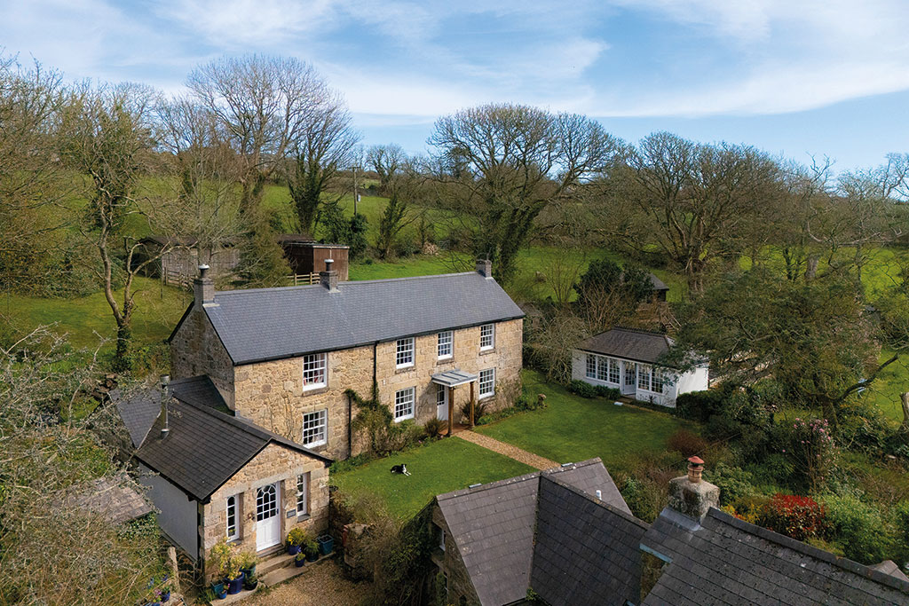 Properties for sale with summer houses: Heamoor, Penzance