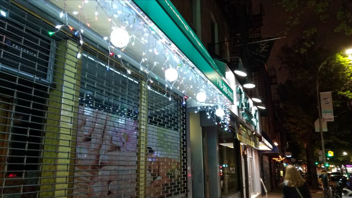 Night-time photography is serviceable, but yields a cold look