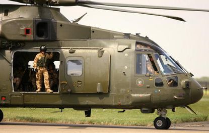 U.K. sends military advisers to Iraq