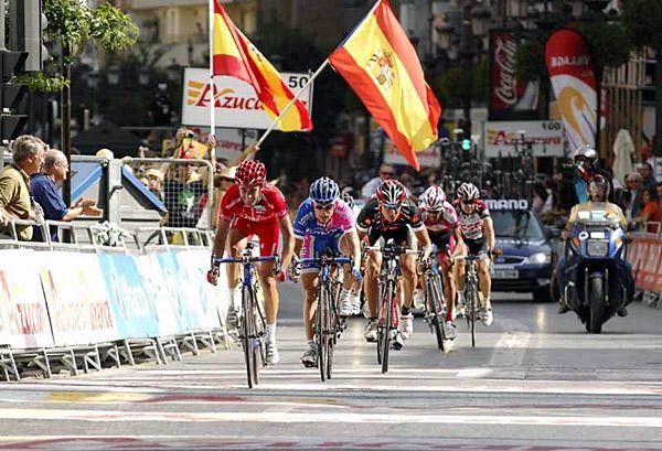 Daniel Moreno (Relax) leads the third group home
