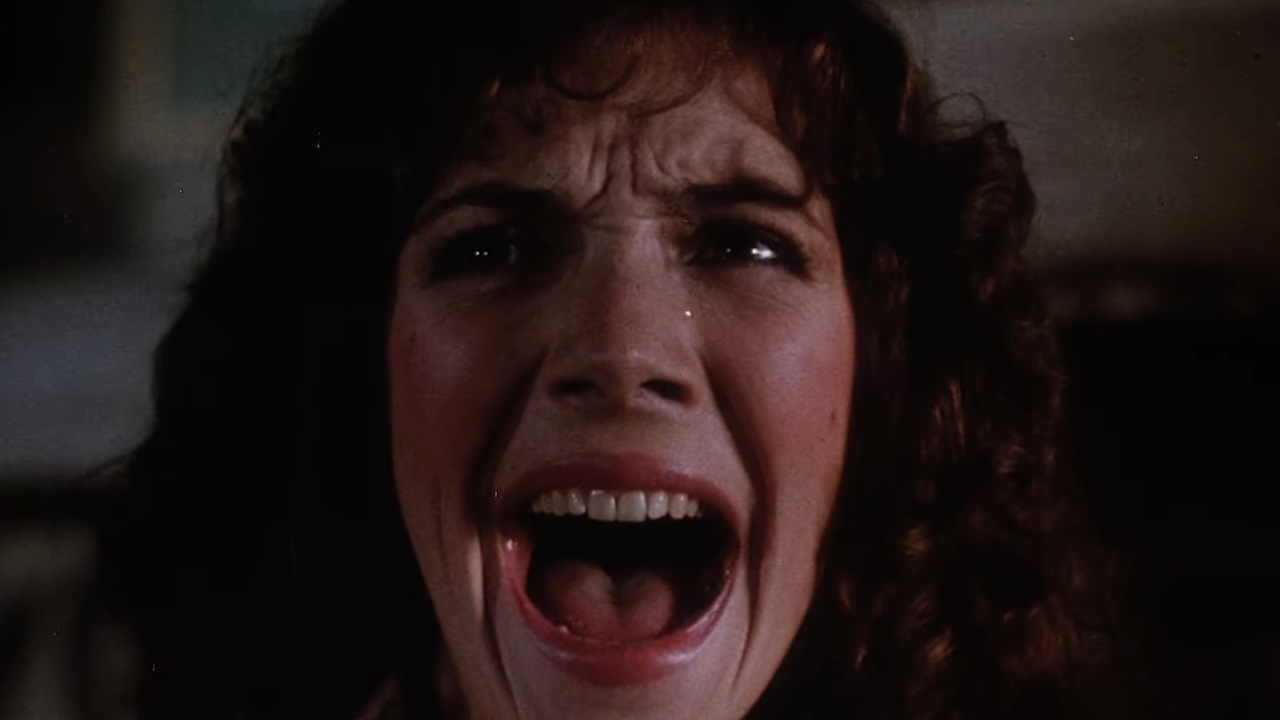 Close-up on Tara screaming in Curtains