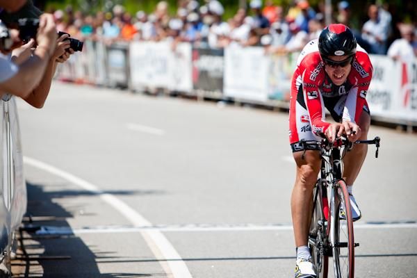 Dave Zabriskie (Garmin-Slipstream) sets a blazing fast pace into the finish.