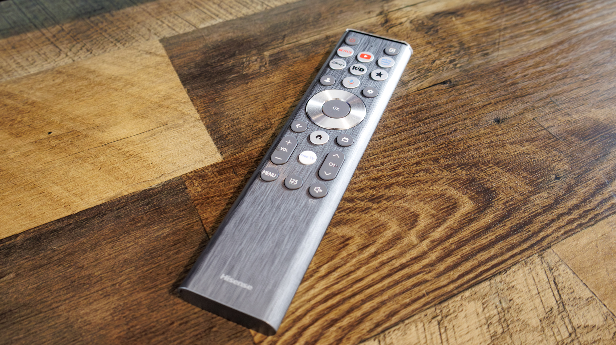 The remote for a Hisense 75UR8SG RGB MiniLED TV
