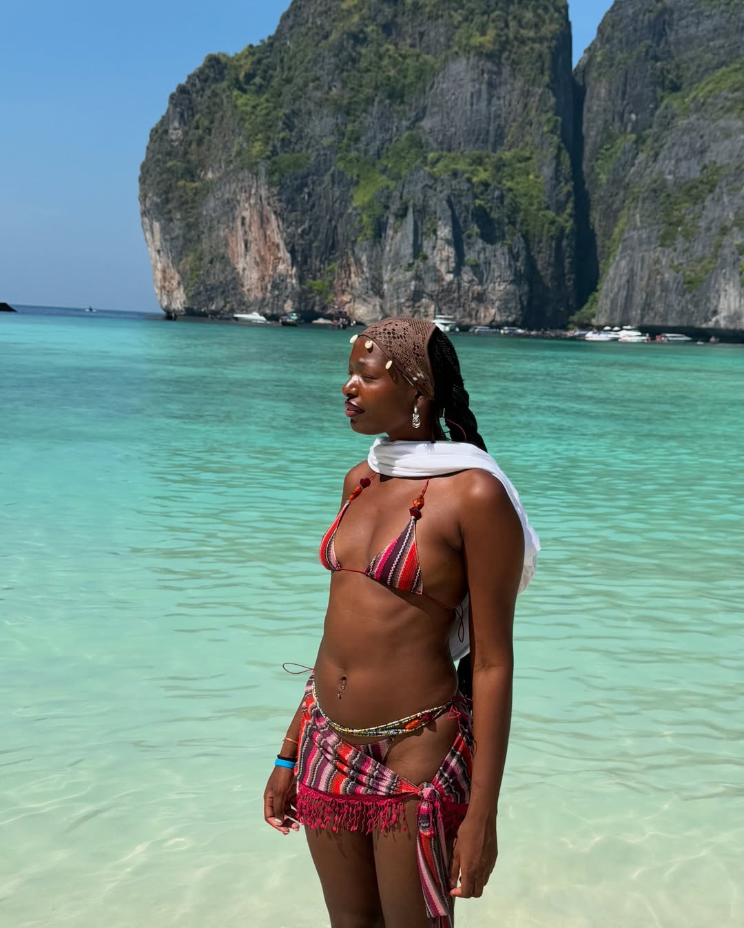 Jessi Regina luciendo un bikini de cuentas.