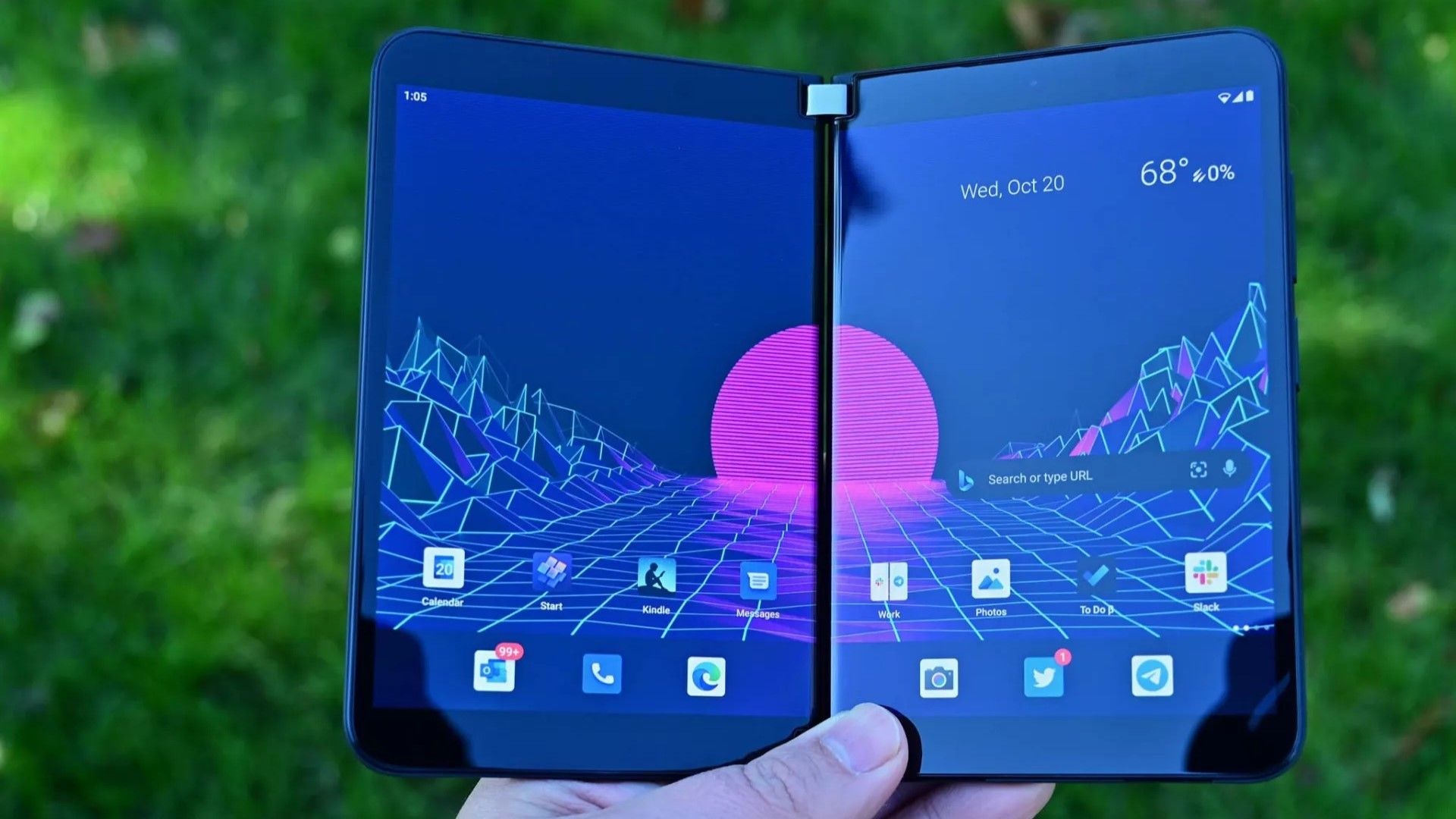 Does Samsung’s Galaxy Z Fold 4 dethrone the Surface Duo’s dual-screen ...