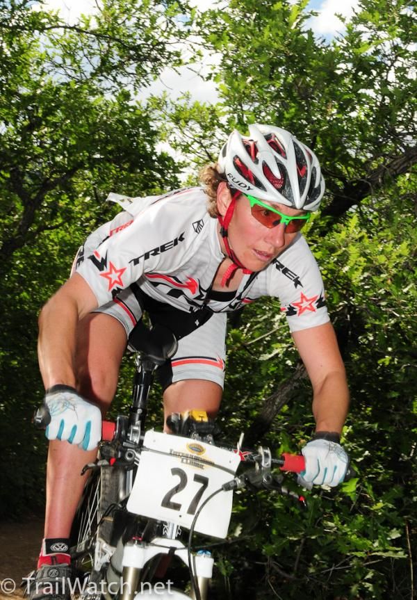 Jenny Smith (Trek) shows she can ride the technical stuff