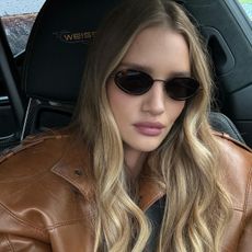 @rosiehw taking a selfie