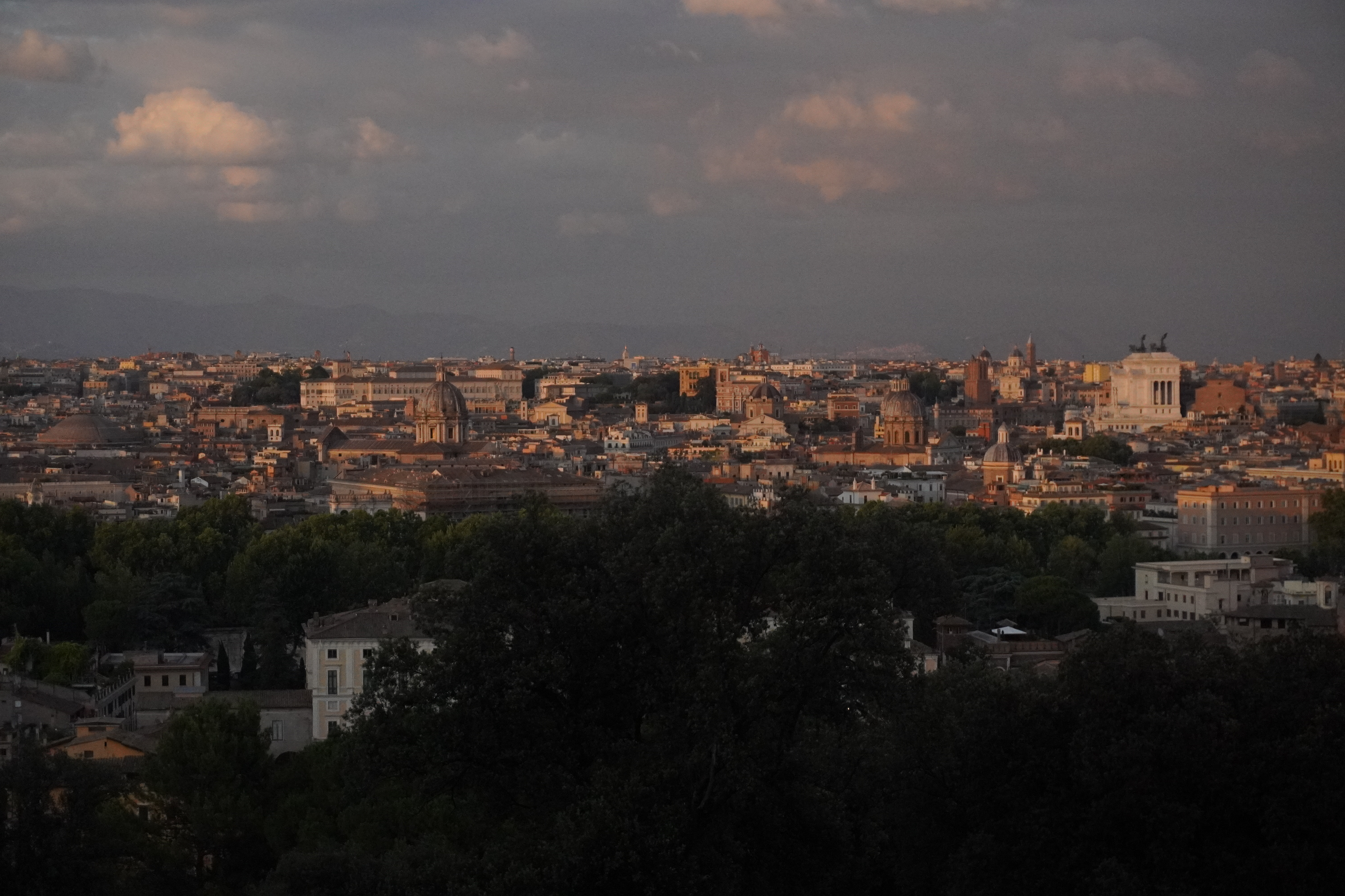 A photograph of Rome&#039;s skyline from Gianacolo Hill.