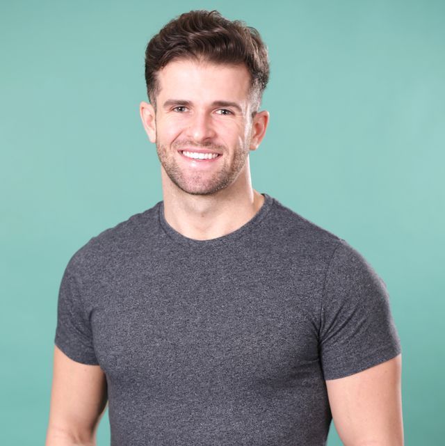 t shirt, hair, neck, clothing, chin, shoulder, arm, facial hair, sleeve, chest,
