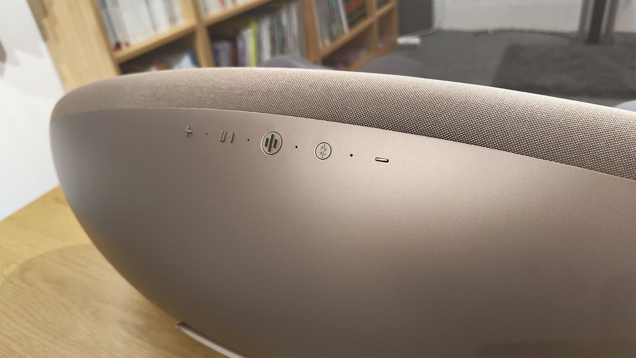 Bowers &amp; Wilkins Zeppelin Pro Edition wireless speaker