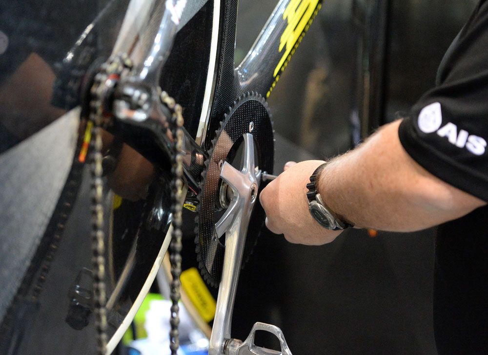 break bicycle chain without tool